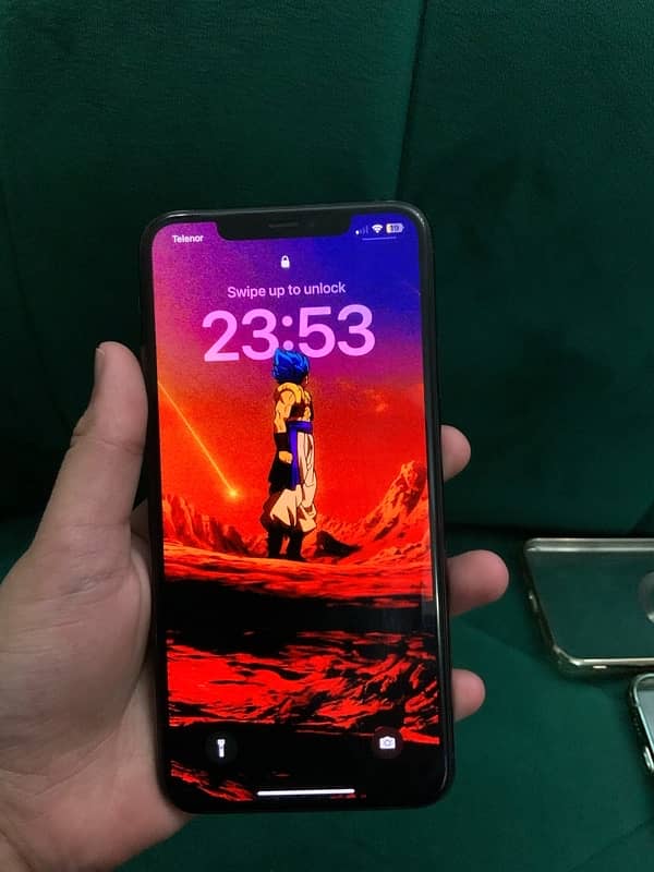 iPhone 11 pro max midnight green 1