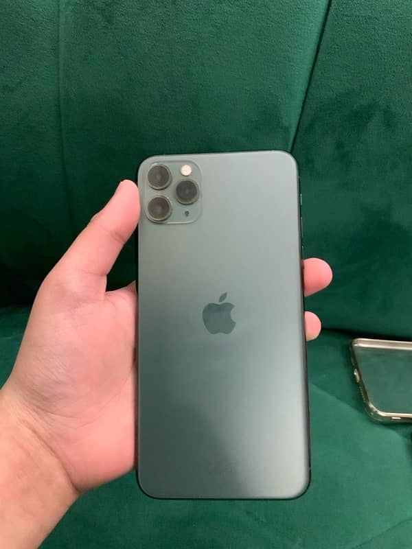 iPhone 11 pro max midnight green 2