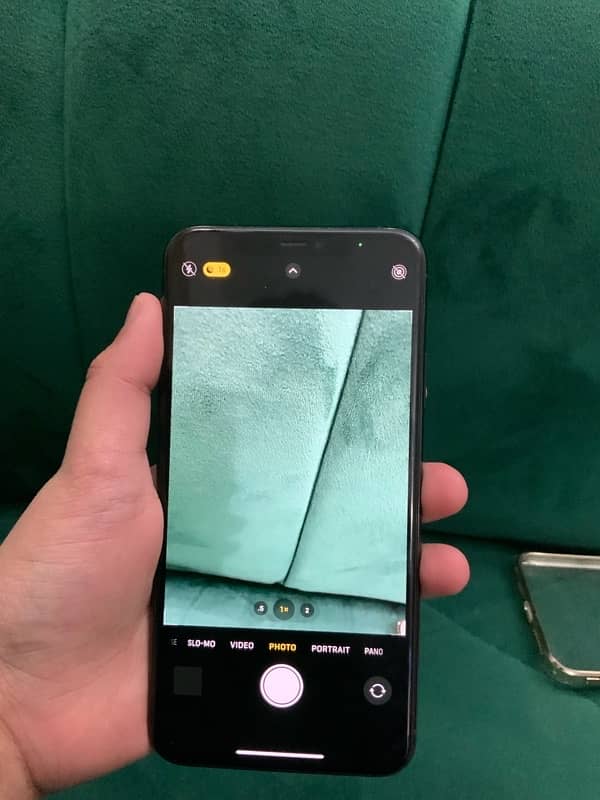 iPhone 11 pro max midnight green 5