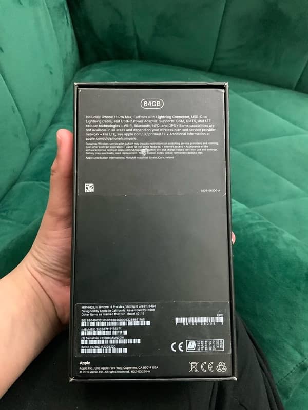 iPhone 11 pro max midnight green 6