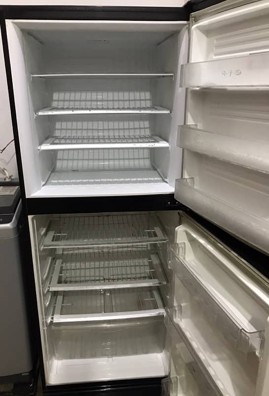 Pel refrigerator for urgent sale 6