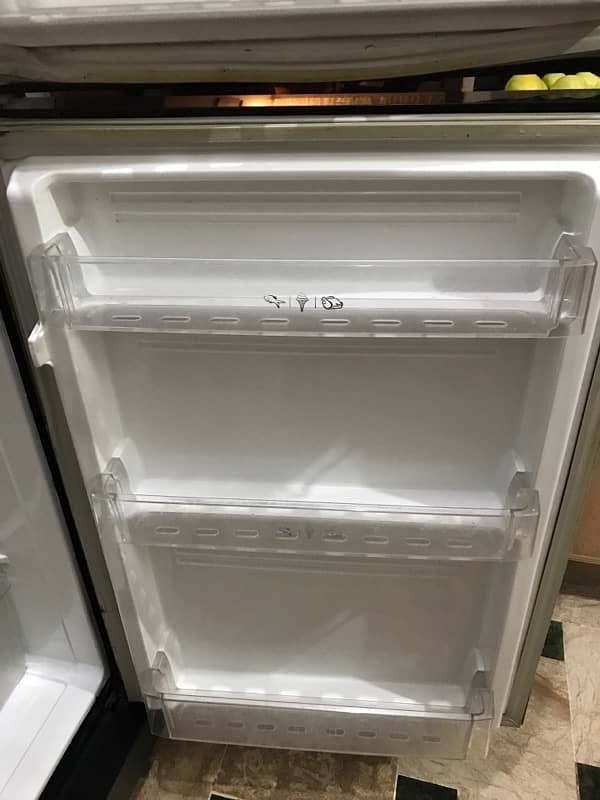 Pel refrigerator for urgent sale 8