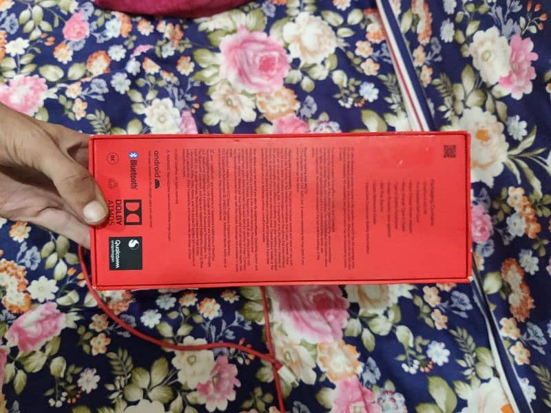 OnePlus 8 with box and all original accessories 10