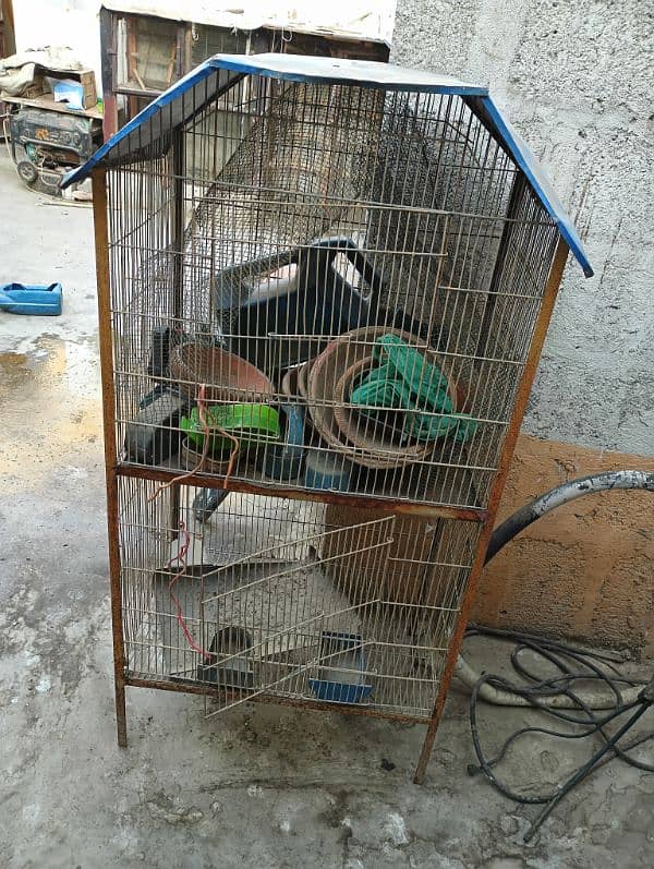 Two 8 portions cages & One 2 portion Cage 7