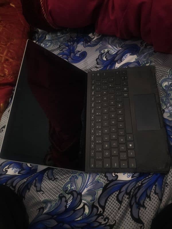 Laptop Microsoft 4