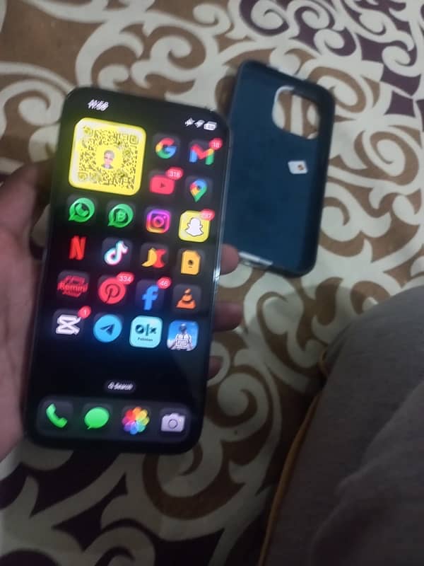 iphone 13 pro  lush condition 1