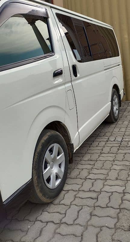 Toyota Hiace 2016 9