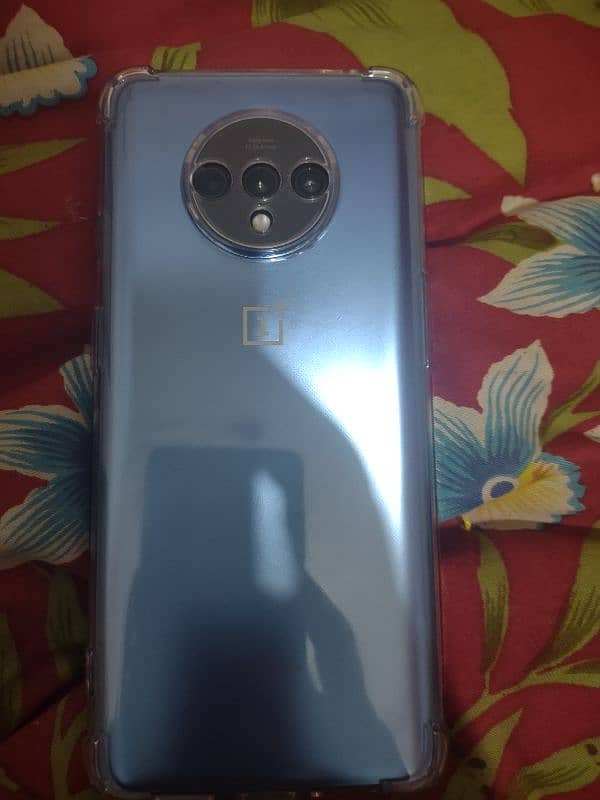 OnePlus 7t 8gb 128gb dual sim working all ok hai glass crack hai 2