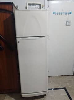 Dawlance fridge in 10/10 condition