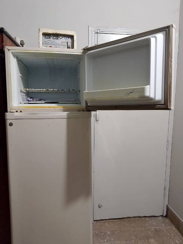 Dawlance fridge in 10/10 condition 1