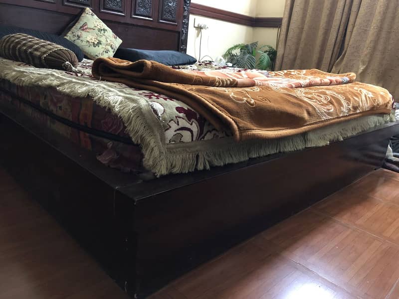 Bedroom Set King Size bed and Wardrobe 4