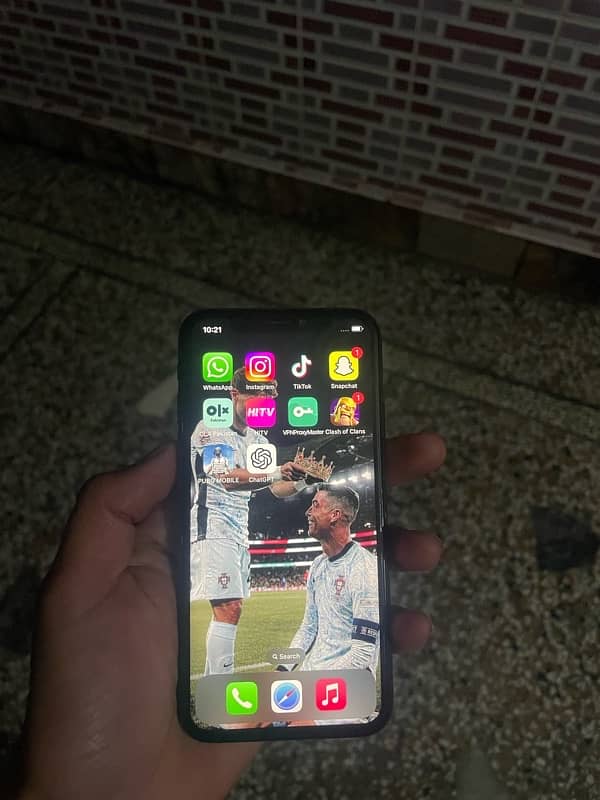 iPhone X (Non-PTA) 64 Gb (Price Is Negotiable) 4