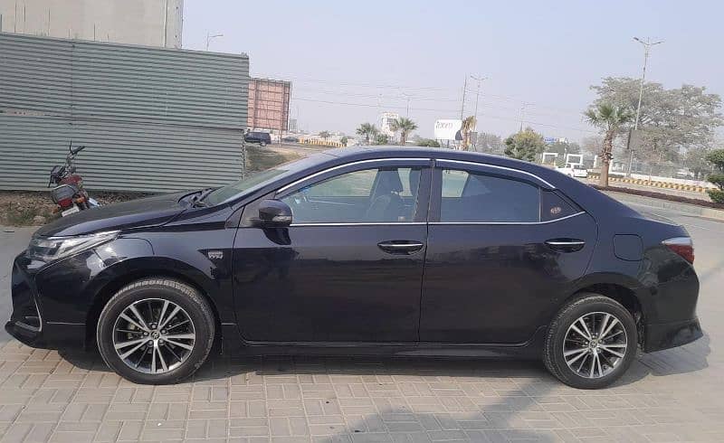 TOYOTA COROLLA ALTIS GRANDE X 1.8 2022 1