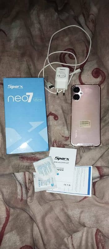 spark neo 7 ultra only box open used only 3 days 8 gb 128 gb 12