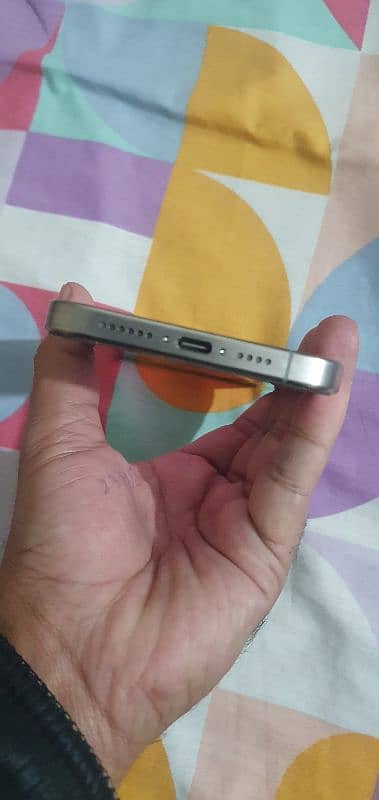 I phone 15 pro max natural titanium 1