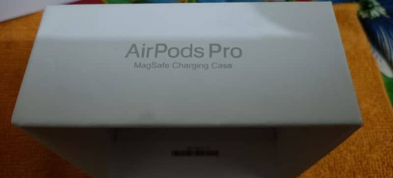 MWP22ZM/A airport pro with wireless charging case 9