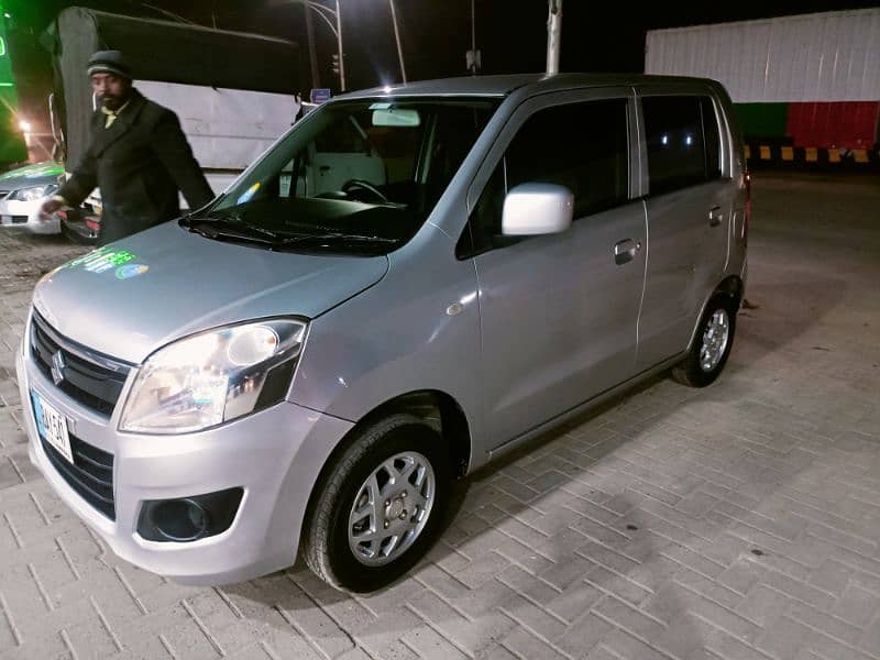 Suzuki Wagon R 2022 9