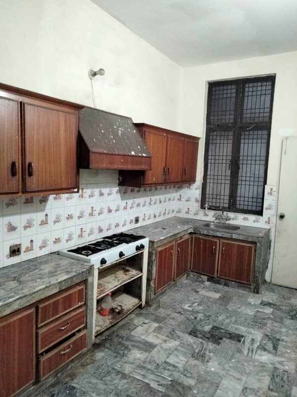 MIAN ESTATE Offers 5 Marla Lower Portion For RENT FOR SMART FAMILY 11