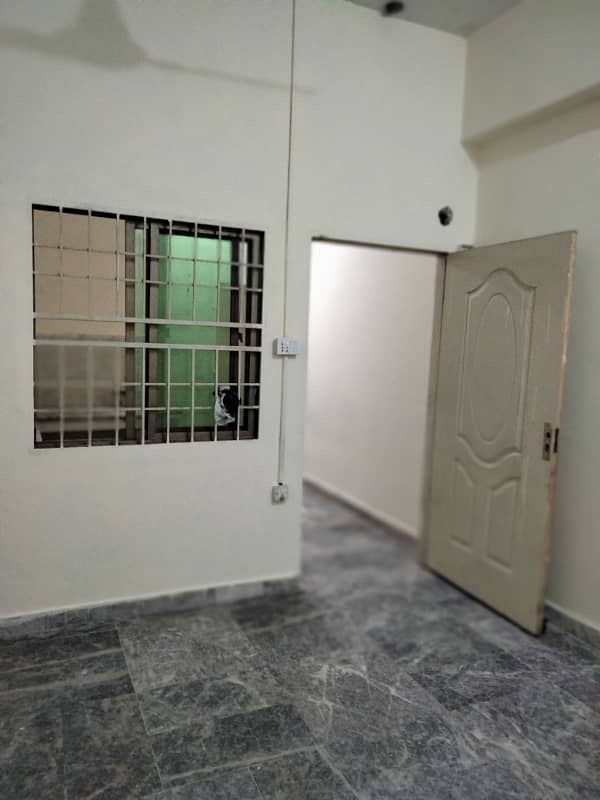 MIAN ESTATE OFFERS 1 bed 1st floor flat for bachelors, family, silent office etc 5