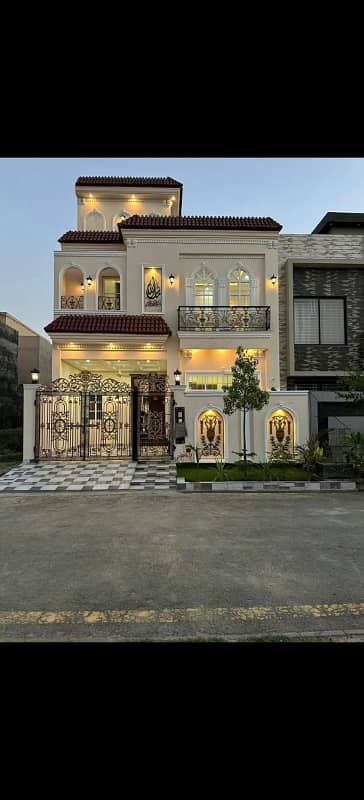 Brand New Luxury House For Sale in Royal Orchard 0