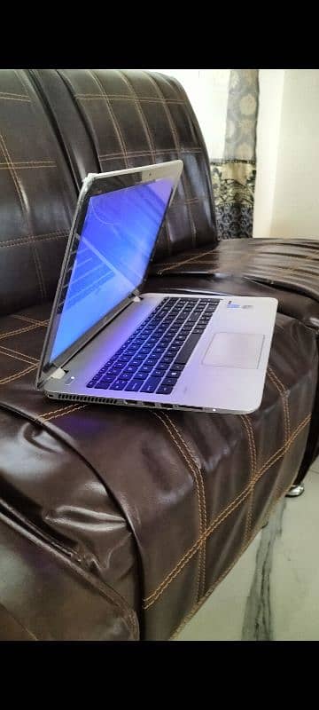 HP laptop core i7 smart book silver colour 0