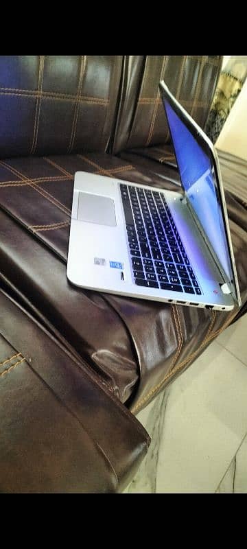 HP laptop core i7 smart book silver colour 1