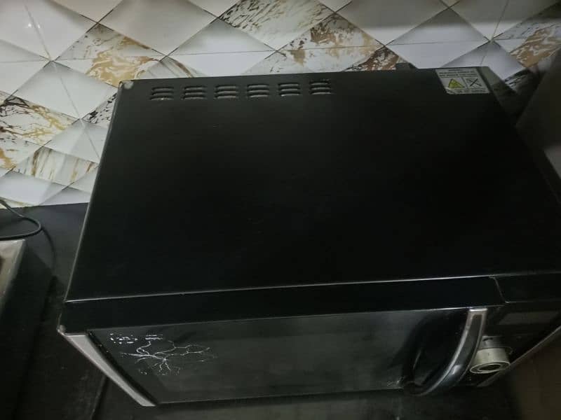 PEL MICROWAVE OVEN 20+ LITER 2