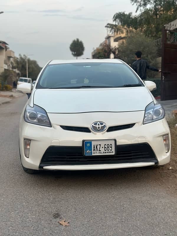 Toyota Prius 2015 3