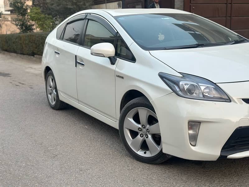 Toyota Prius 2015 4