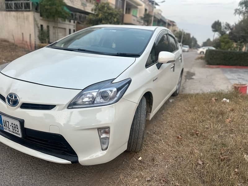 Toyota Prius 2015 5