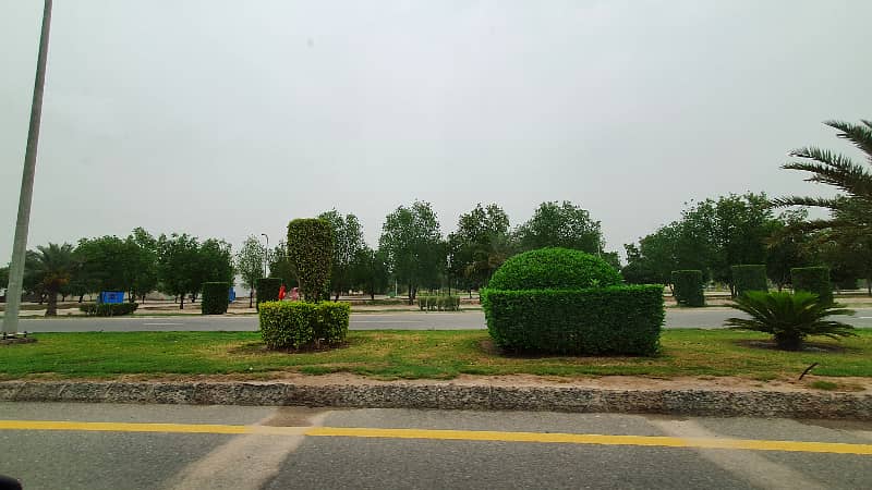 10 MARLA BUILDER LOCATION PLOT FOR SALE NEAR ROSE GARDEN AND JAMIA MOSQUE 7