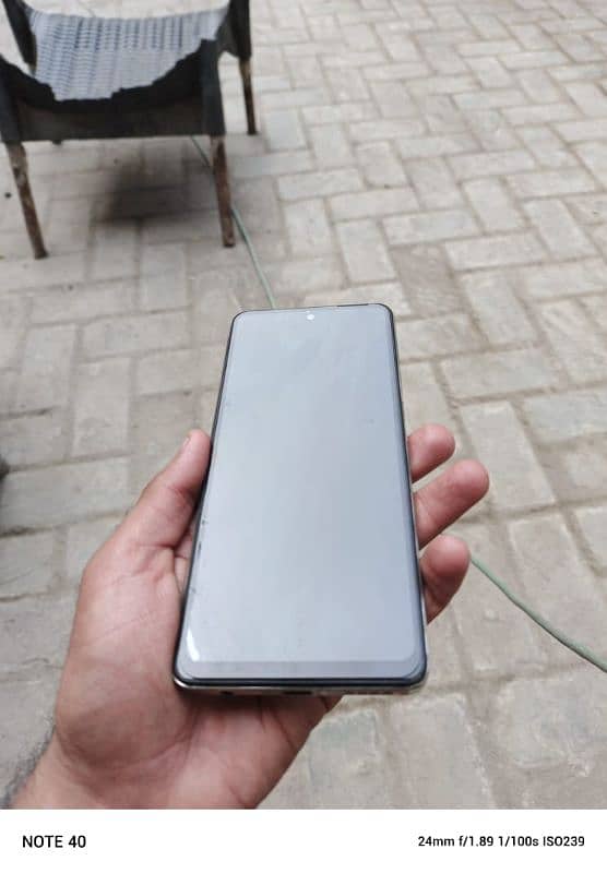 Infinix hot 40 pro 8+8 256 4