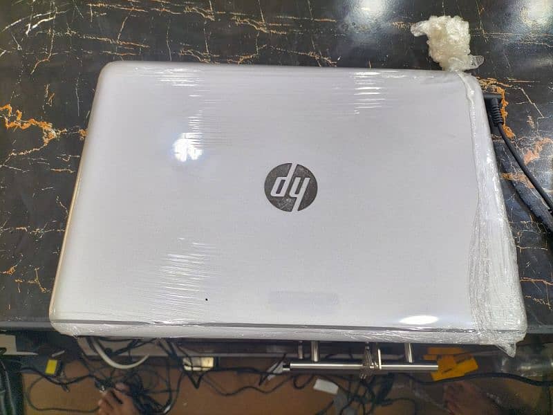 Hp i5/6Th Gen 1040 G3 8/256 4