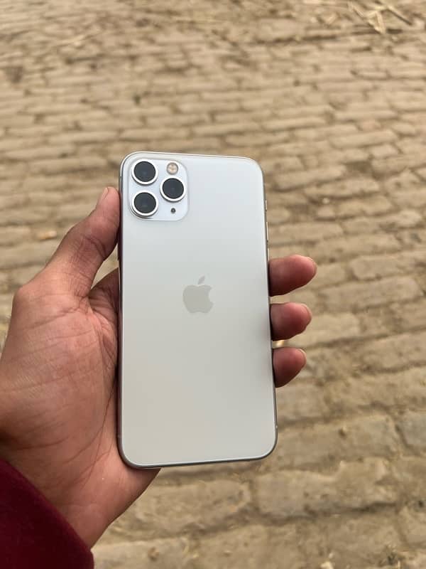 iPhone 11pro 256 PTA Approved 1