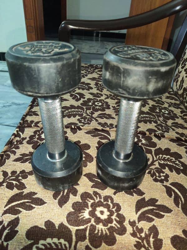 2 kg dumbells in very good condition for sale 2