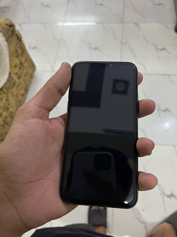 Iphone 11 pro 64 gb factory unlocked 1