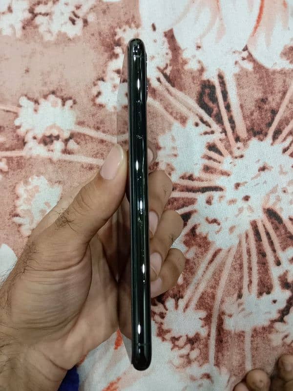 Iphone 11 Pro Max 64gb PTA Approved 6