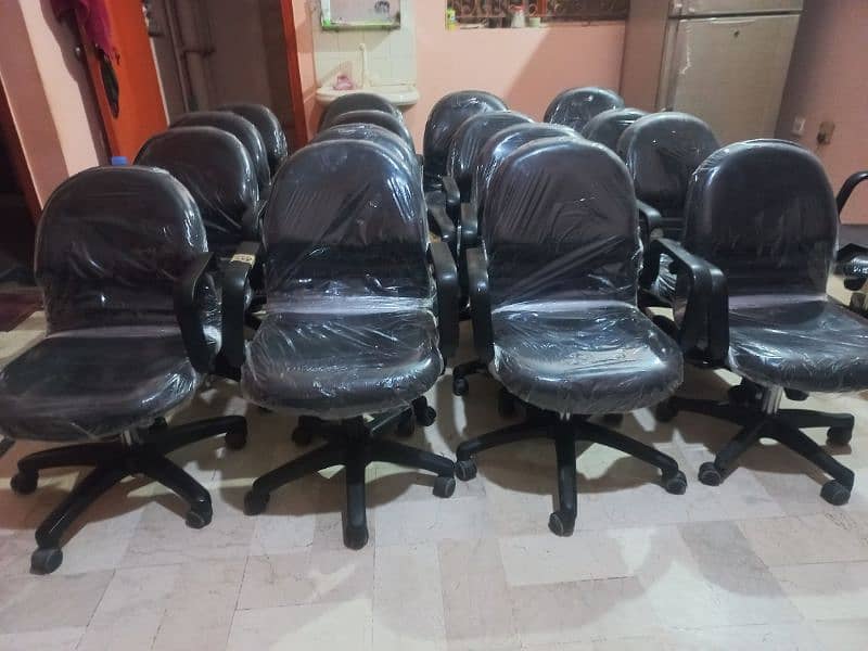 Slightly Use Branded Chairister Chairs Available 4