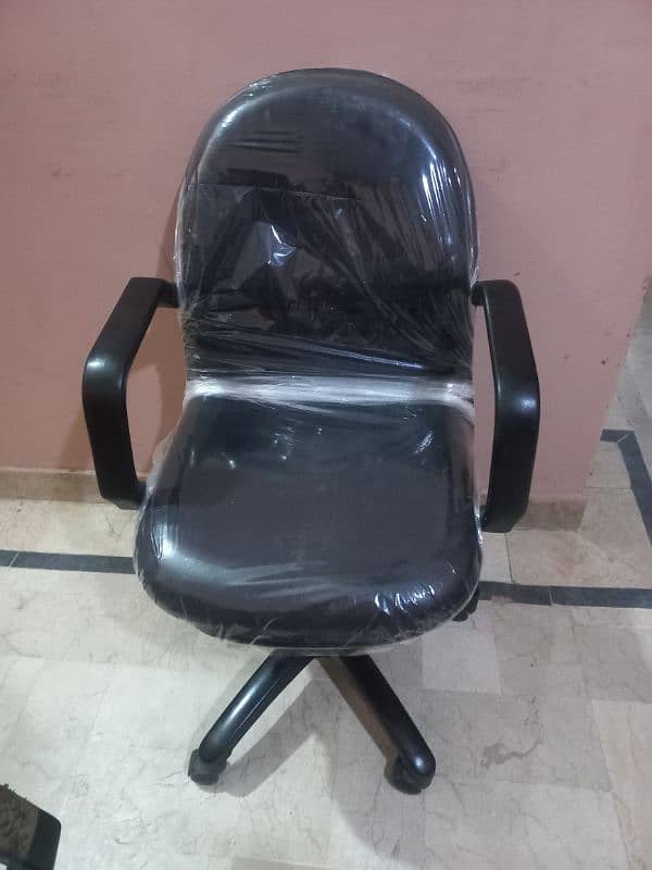 Slightly Use Branded Chairister Chairs Available 7