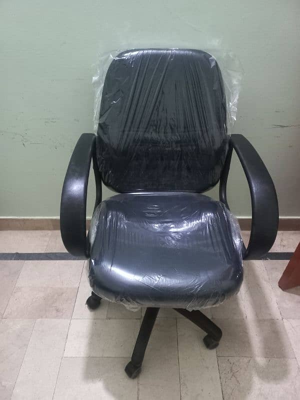 Slightly Use Branded Chairister Chairs Available 9