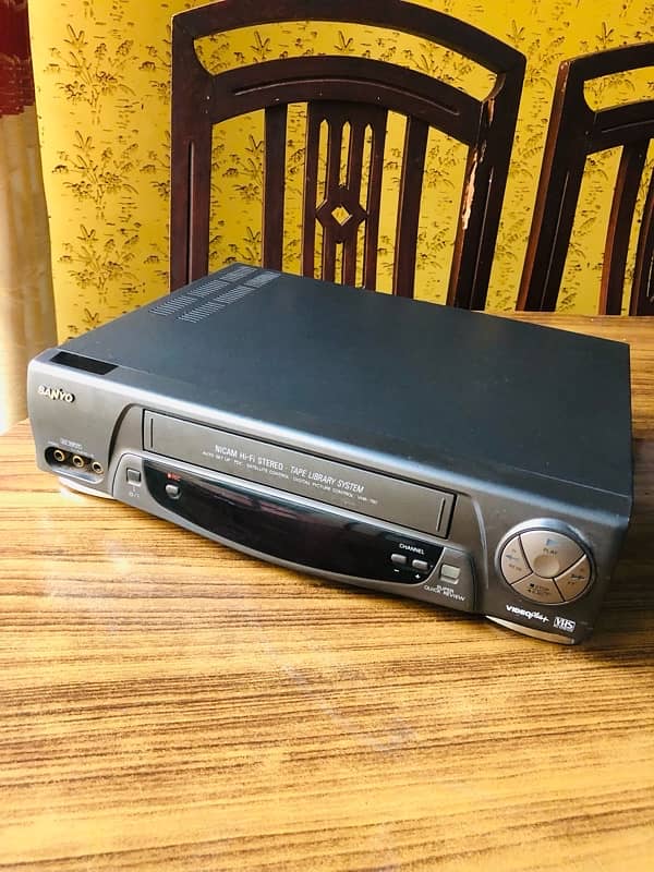 SANYO VCR PLAYER 0