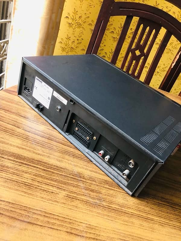 SANYO VCR PLAYER 5