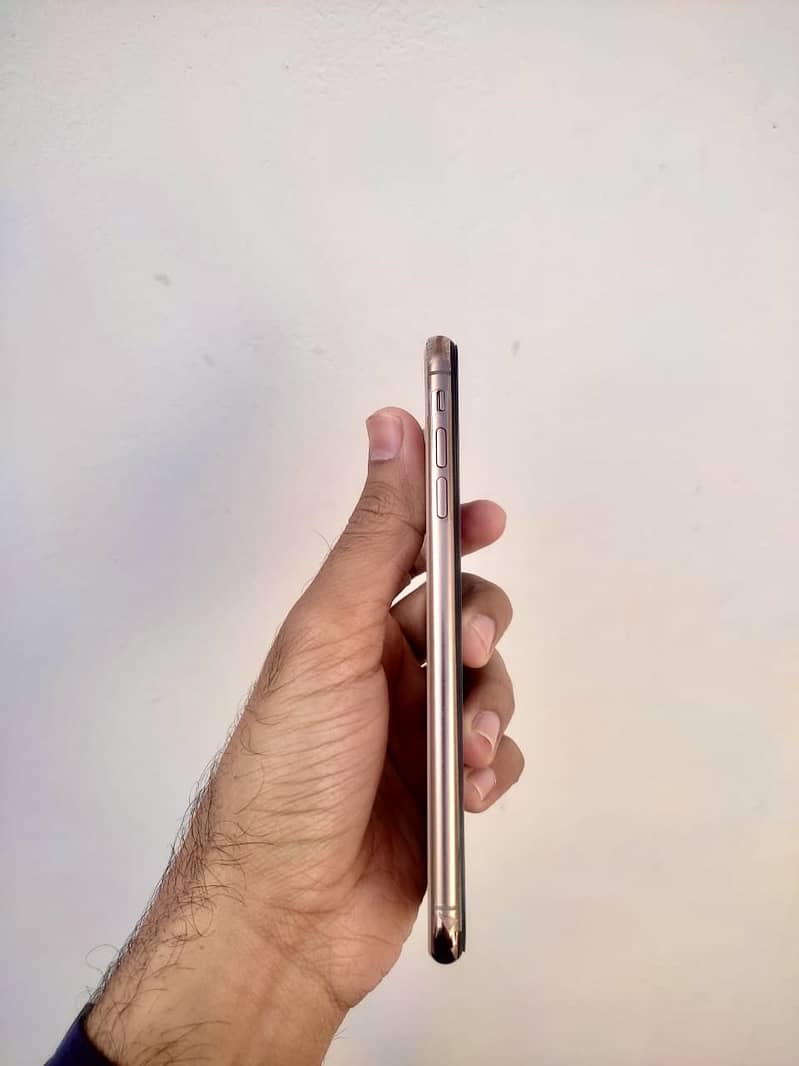 Apple iPhone XS Max 7