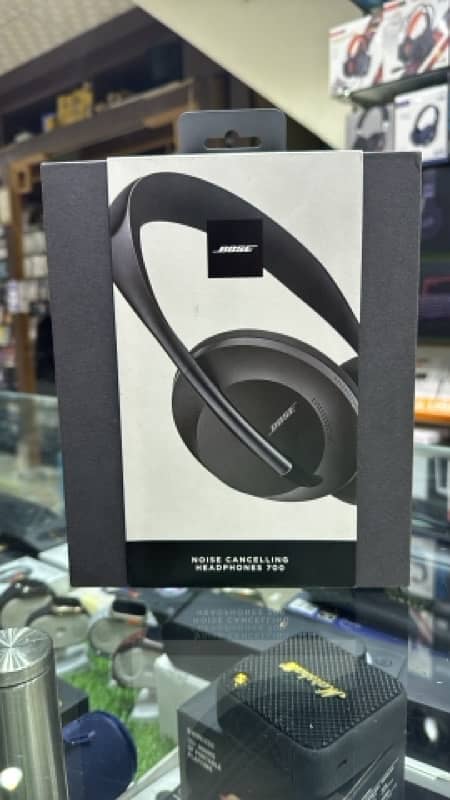 Bose Noise Cancellation Headphones 700 0