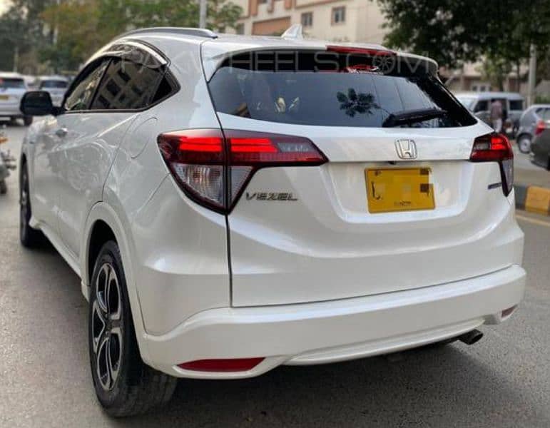 HONDA VEZEL 2015/15 3