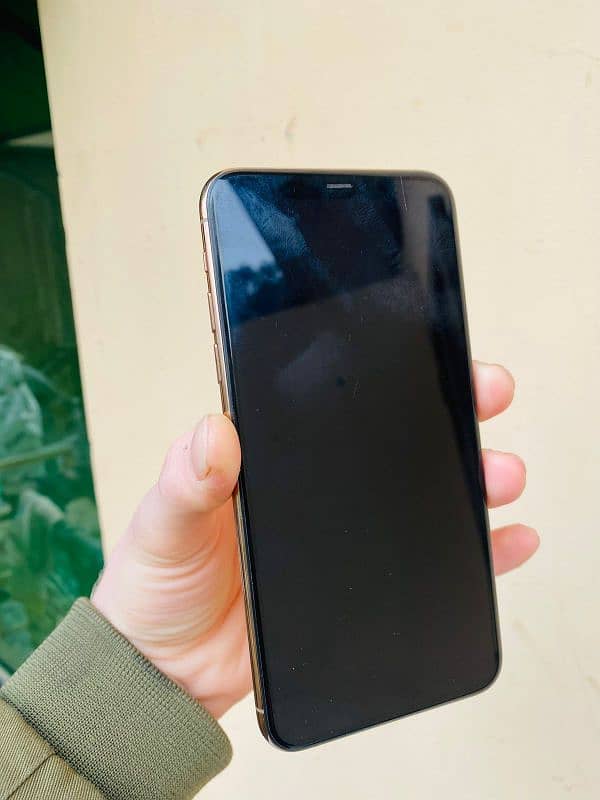 iPhone 11 pro max non pta Factory unlock Gold Color 0