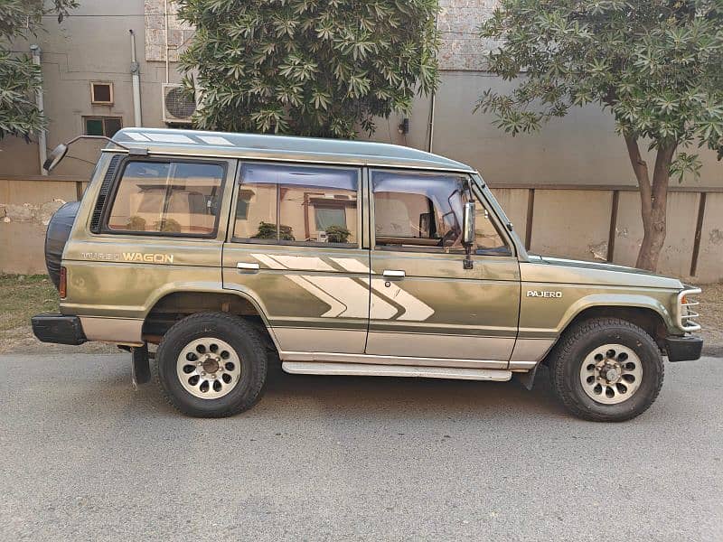 Mitsubishi Pajero 1984 9