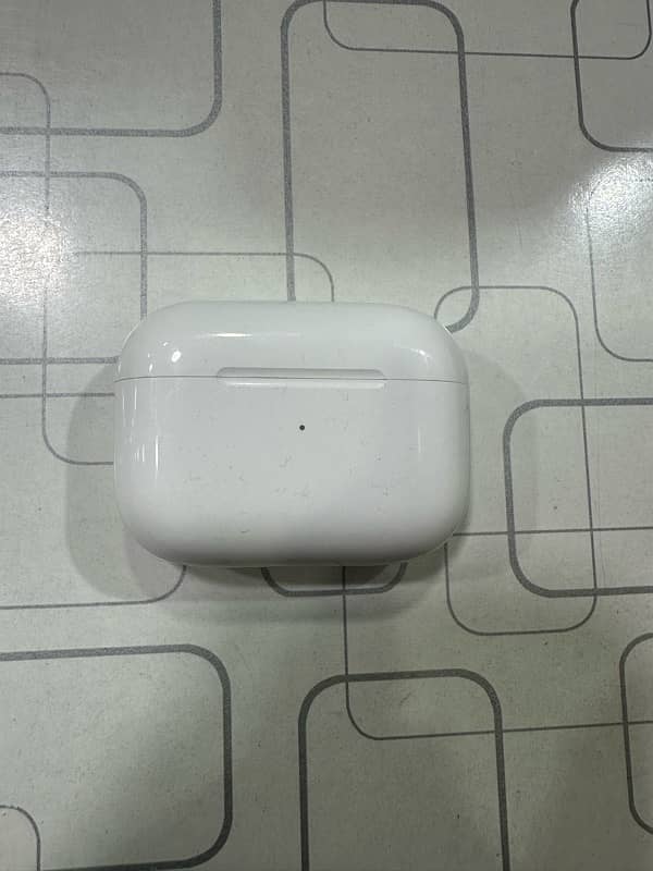 Apple AirPods Pro 4