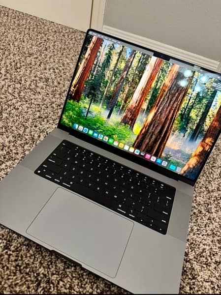 Macbook Pro M2 Pro 0