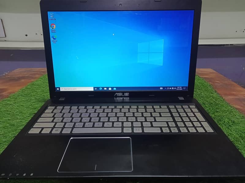 ASUS Laptop 1